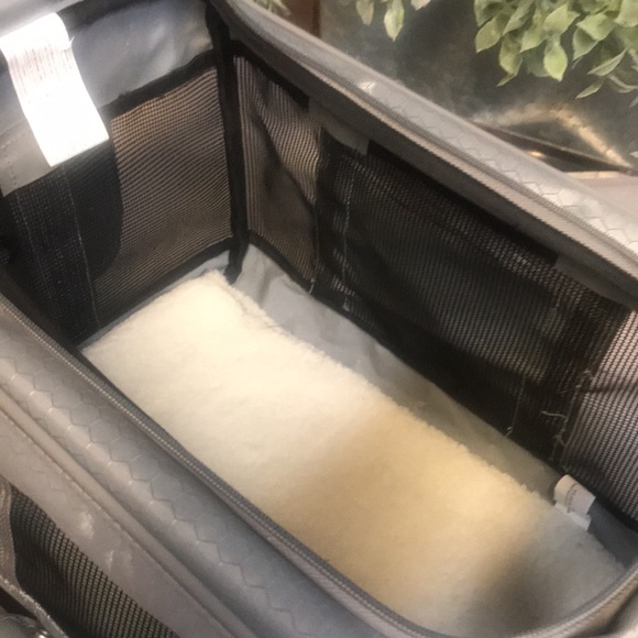 Pet carrier airport approved - Picture 7 of 10